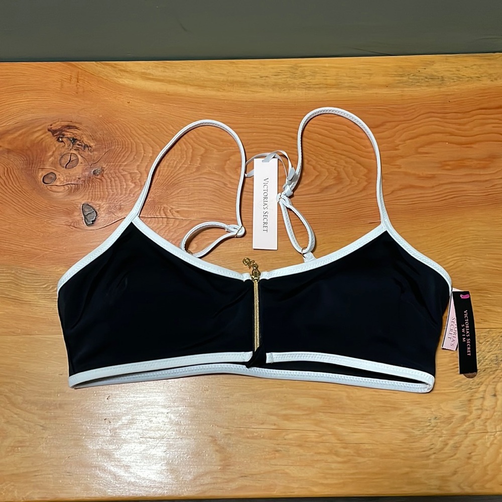 Victoria’s Secret Swim black bathing suit top size small